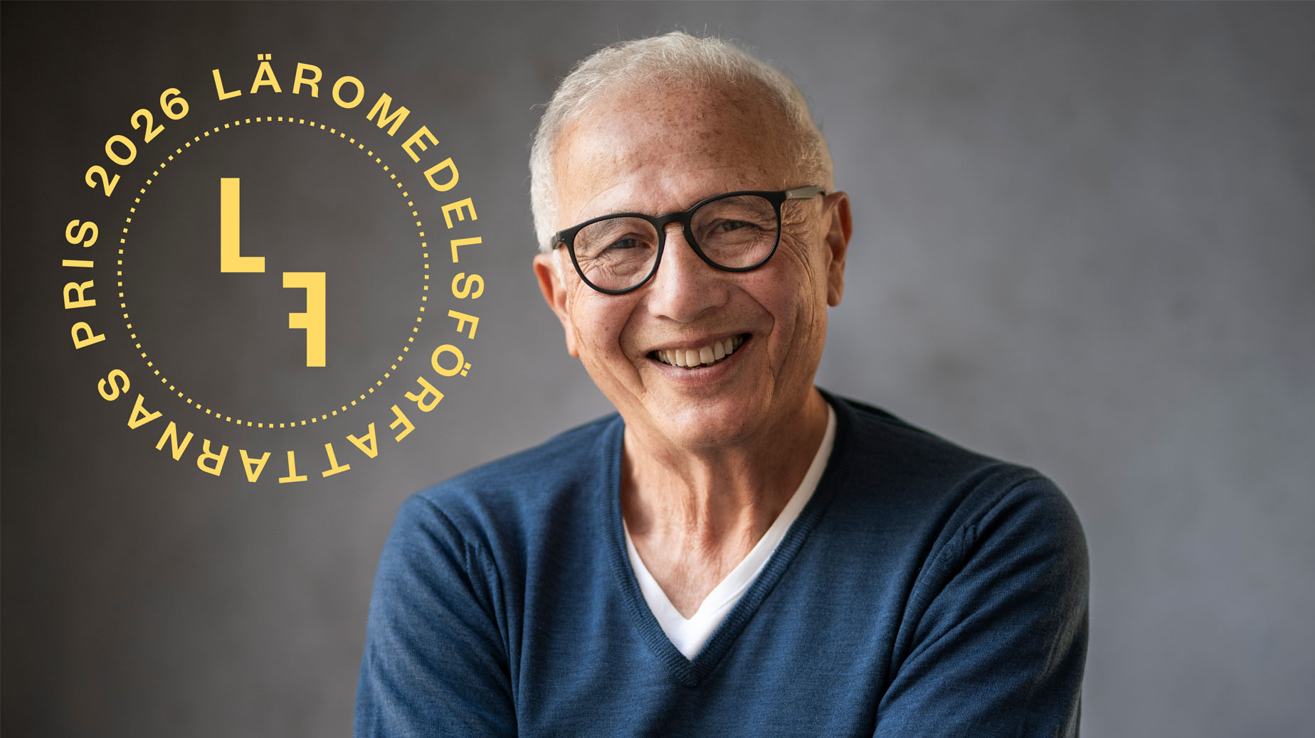 Philip Hwang samt logotyp för Läromedelsförfattarnas pris foto Ellika Henrikson